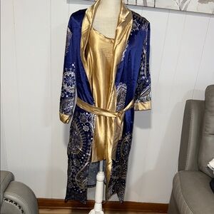 Luxurious Navy and Gold Paisley Print Kimono Robe